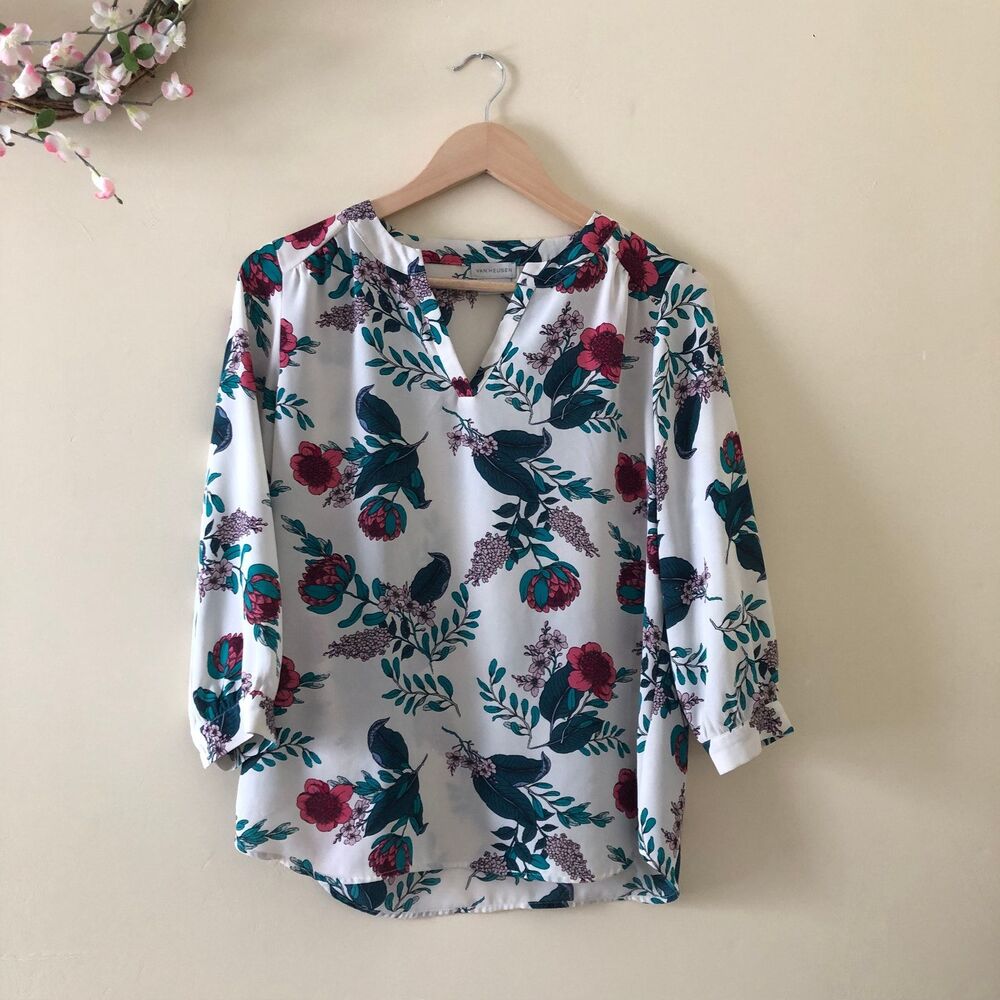 Van Heusen Floral Top V-neck Size XS